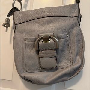 B.Makowsky Leather Crossbody bag (Light-Gray Pebbled) EUC ❤️